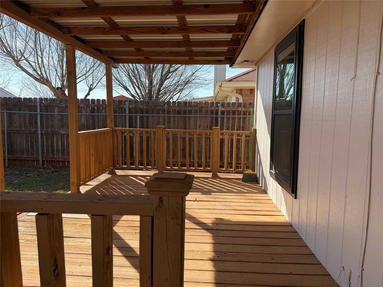 5033 Wagon Wheel Ave - Photo 2 of 5