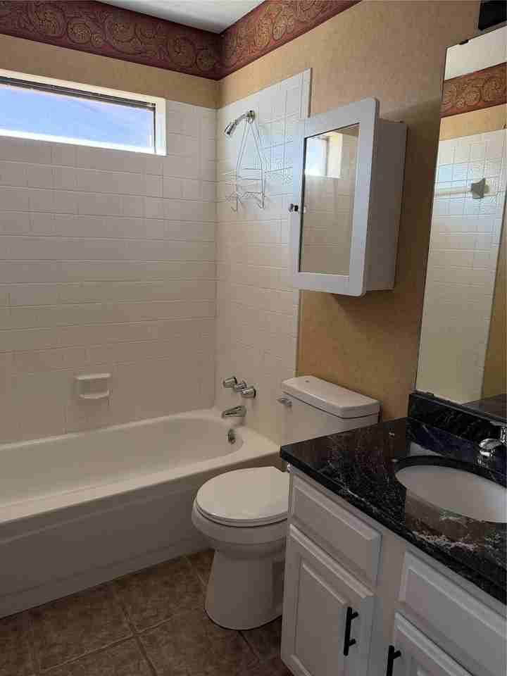 5033 Wagon Wheel Ave - Photo 4 of 5