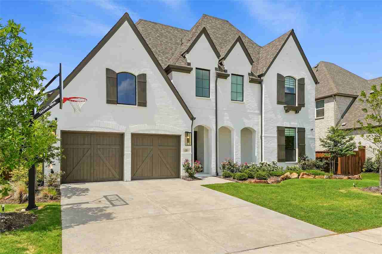 2550 Whitewood Dr - Photo 2 of 40