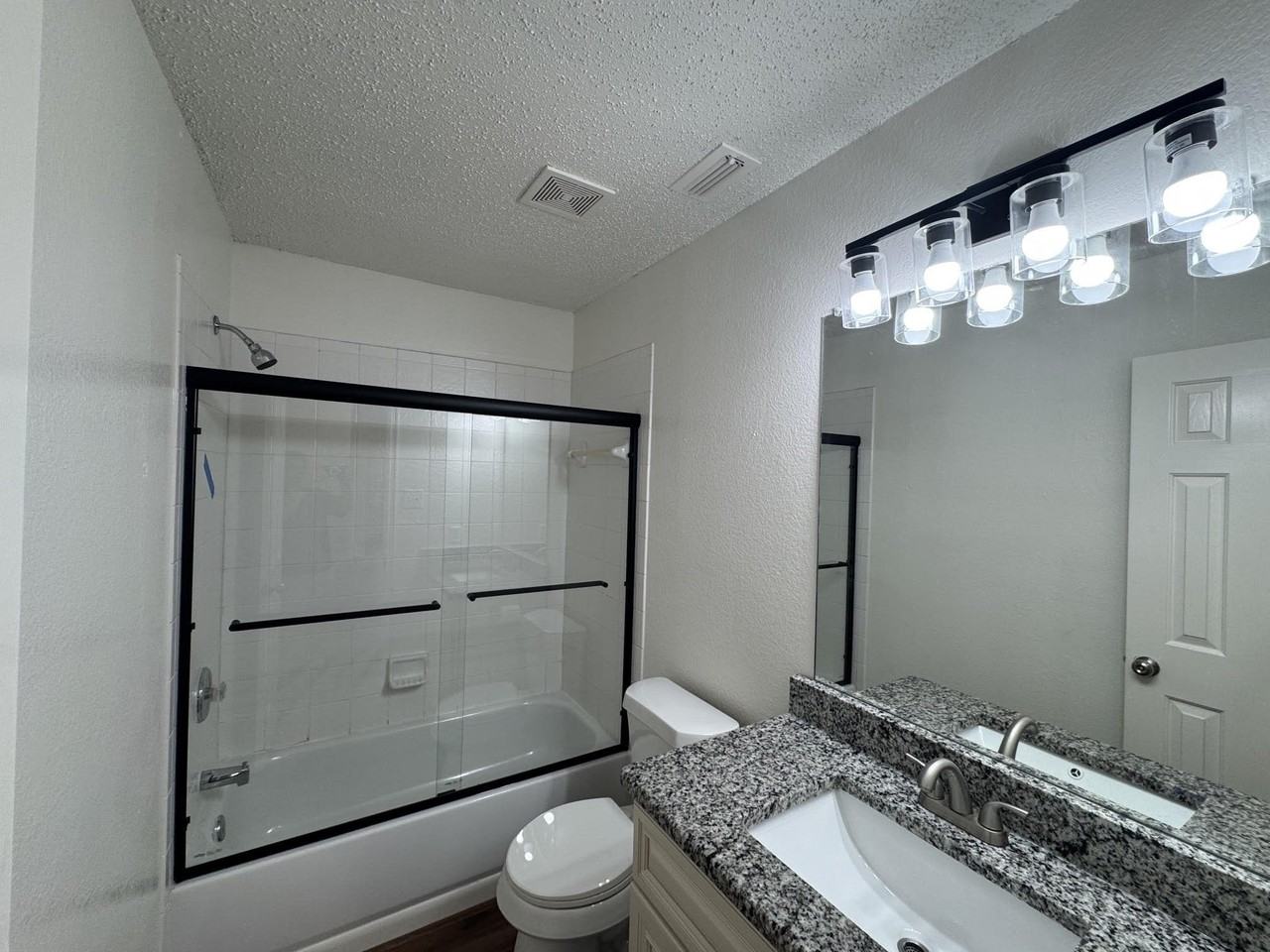 7305 Marsland Ln - Photo 5 of 34
