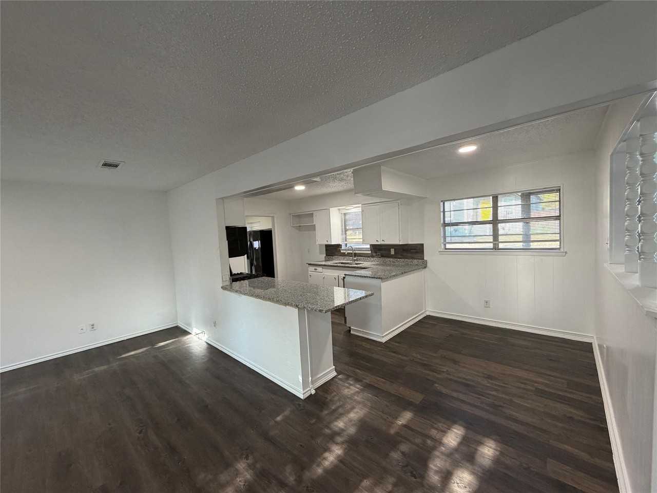 101 5th St - Photo 3 of 28
