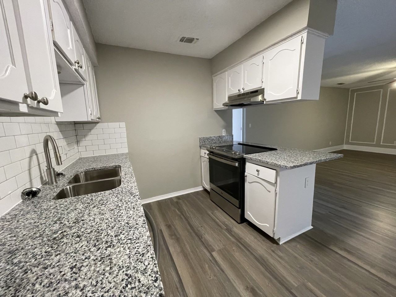 5315 Windy Meadow Dr - Photo 3 of 10