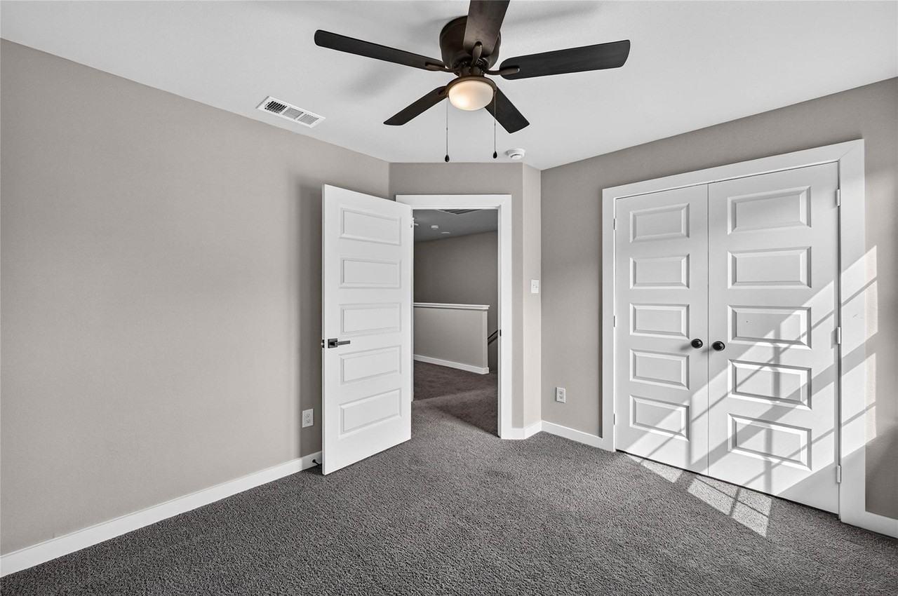 2211 Brookes St - Photo 7 of 16