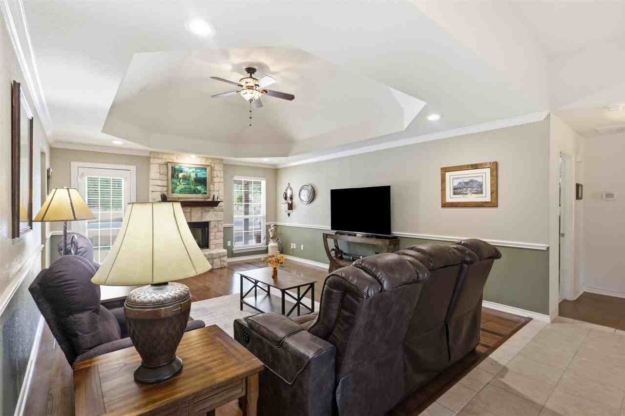 109 Crestwood Ln - Photo 6 of 34