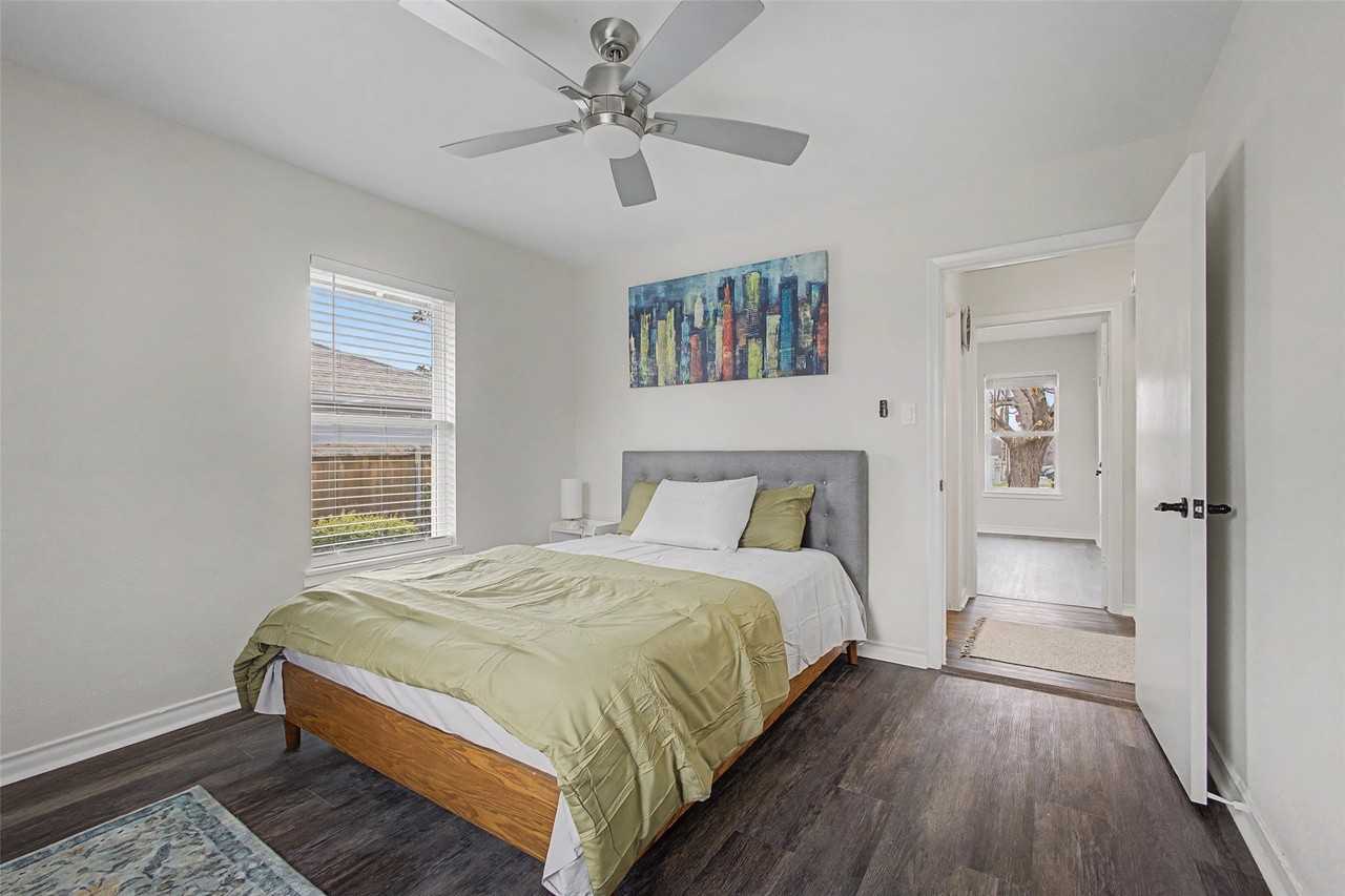 7210 Hickory St - Photo 3 of 13