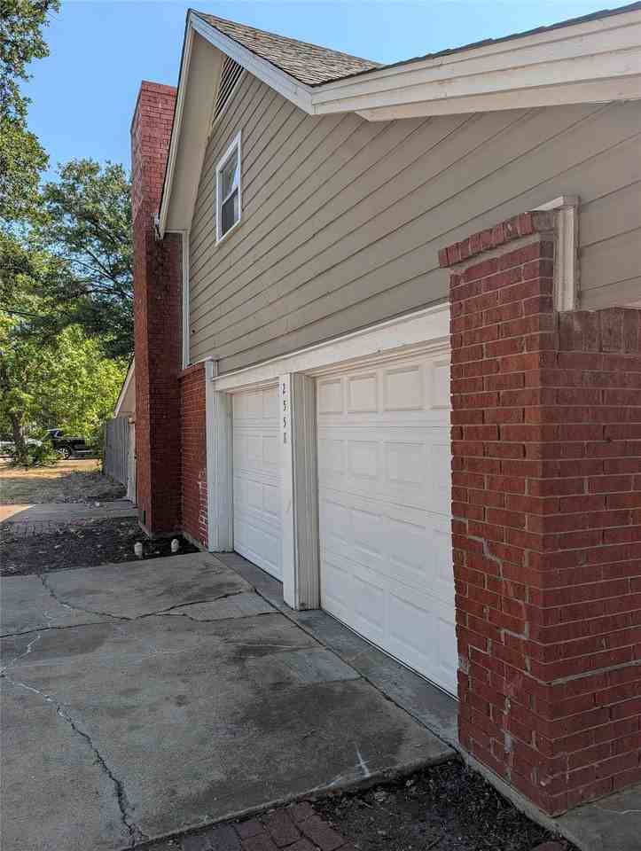 2558 Duringer Rd - Photo 3 of 23