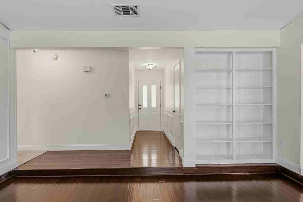 2507 Mardell Dr - Photo 5 of 17