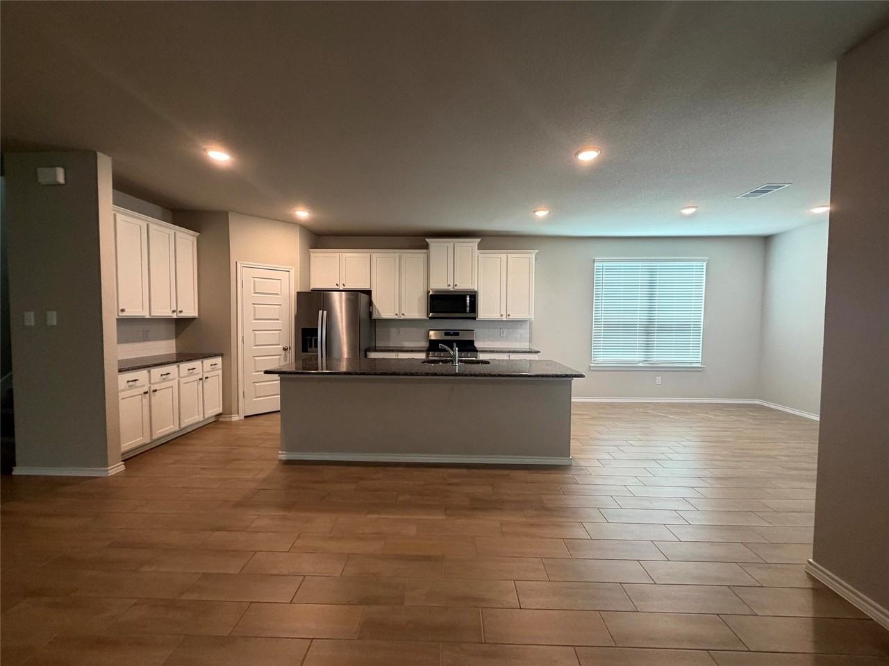 2928 Brittlebush Dr - Photo 4 of 18