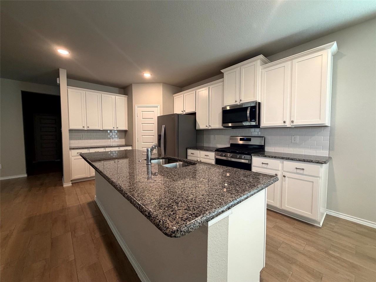 2928 Brittlebush Dr - Photo 6 of 18