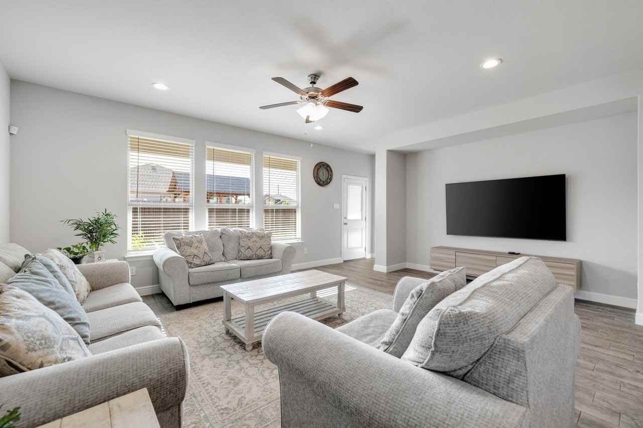 14633 Caelum Dr - Photo 5 of 22