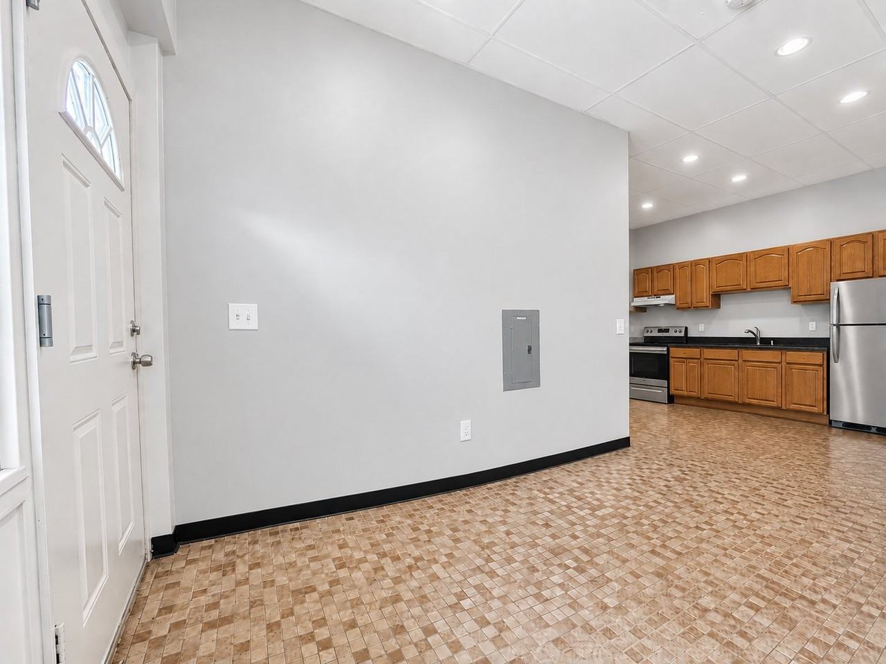 71 Catlin St #L20 - Photo 4 of 15