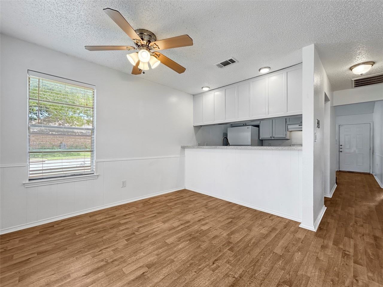 536 Guerin Dr - Photo 3 of 11