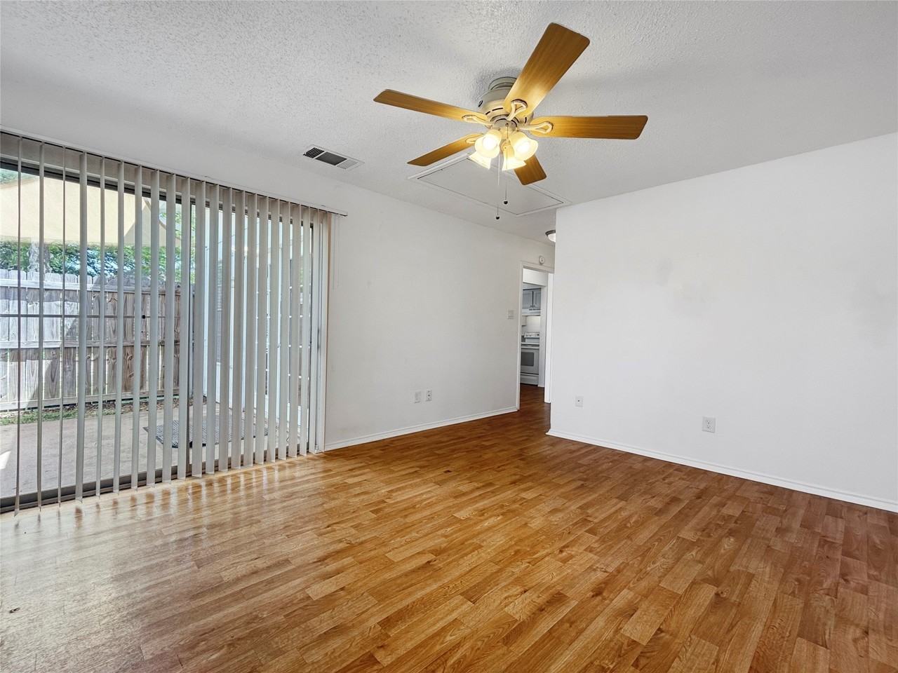536 Guerin Dr - Photo 4 of 11