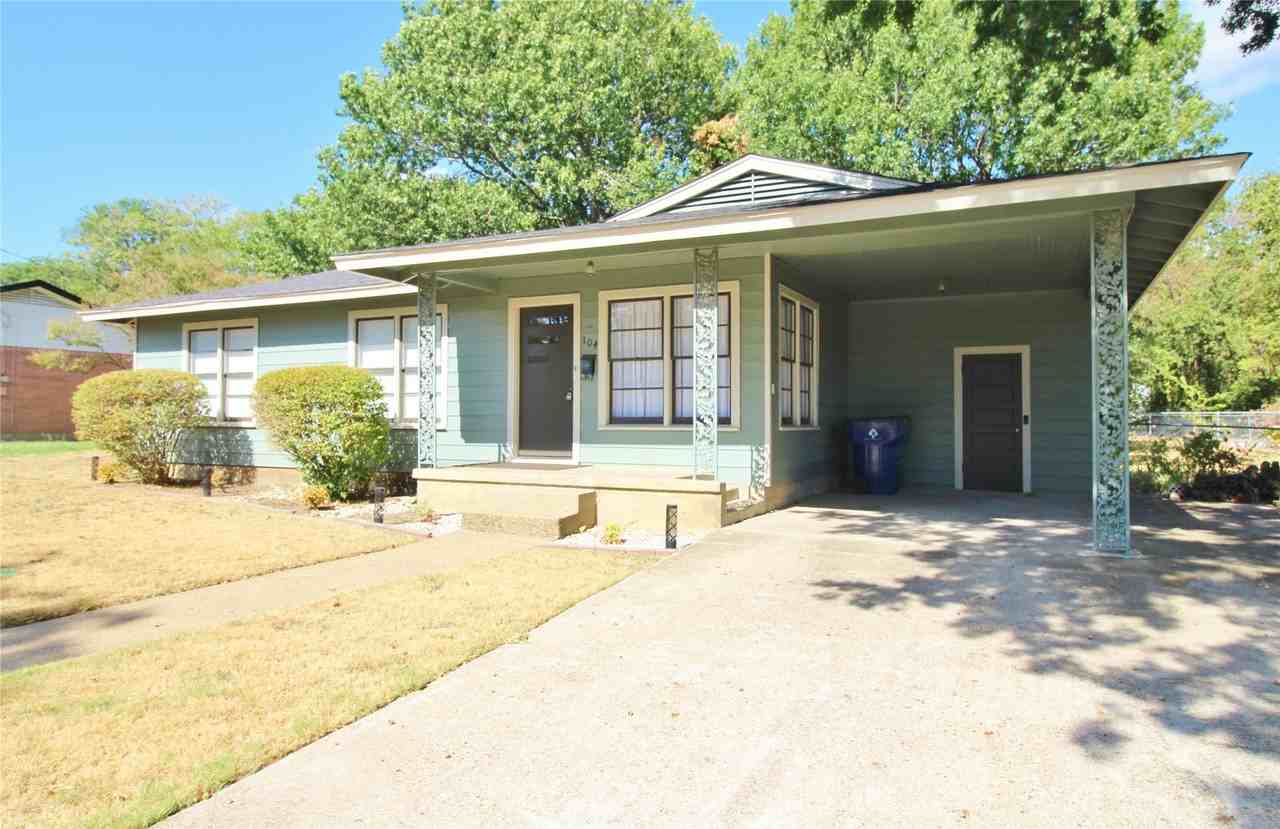 104 Savannah St - Photo 2 of 27