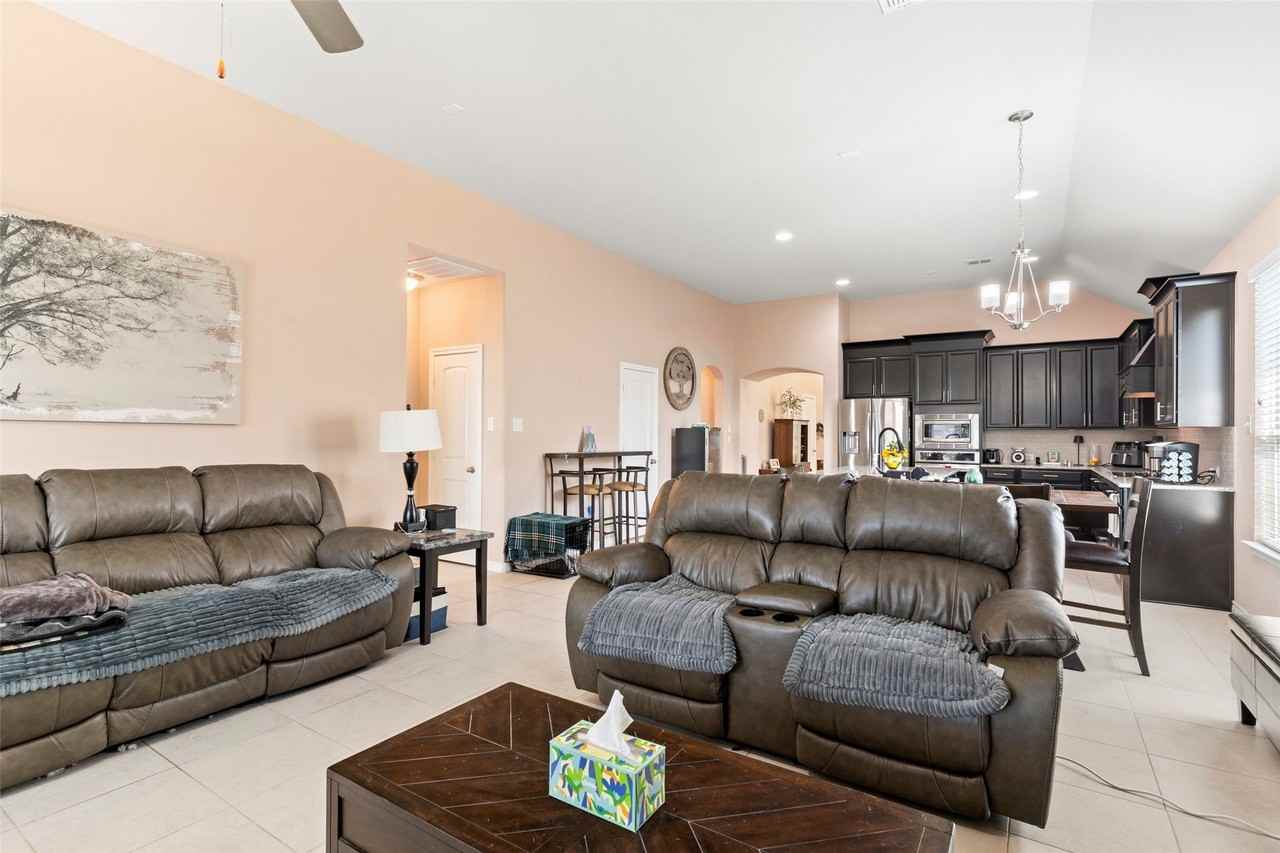 127 Chaco Dr - Photo 4 of 22
