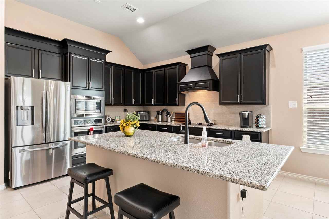 127 Chaco Dr - Photo 5 of 22