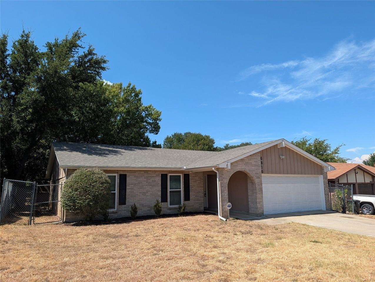 6816 Westglen Dr - Photo 2 of 18