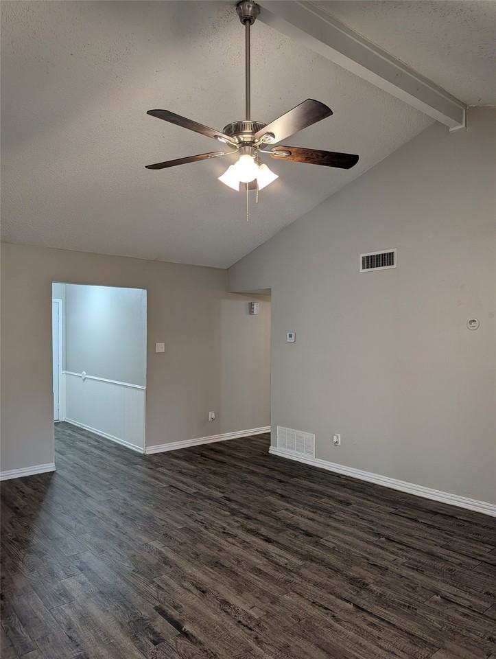 6816 Westglen Dr - Photo 3 of 18