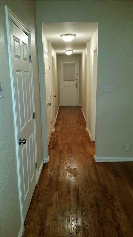 1925 W 10th St - Photo 3 of 14