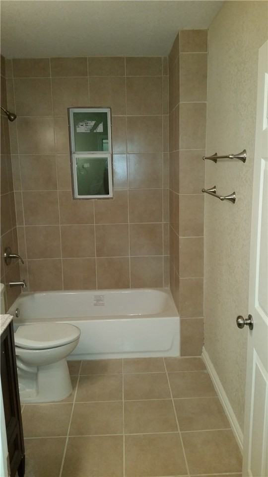 1925 W 10th St - Photo 6 of 14