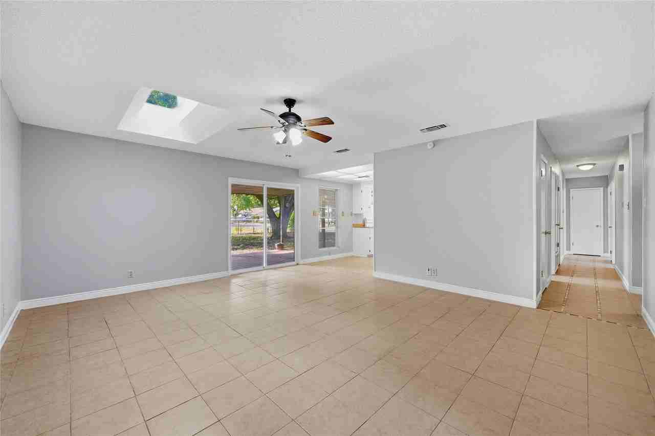 1312 Churchill Way - Photo 4 of 23