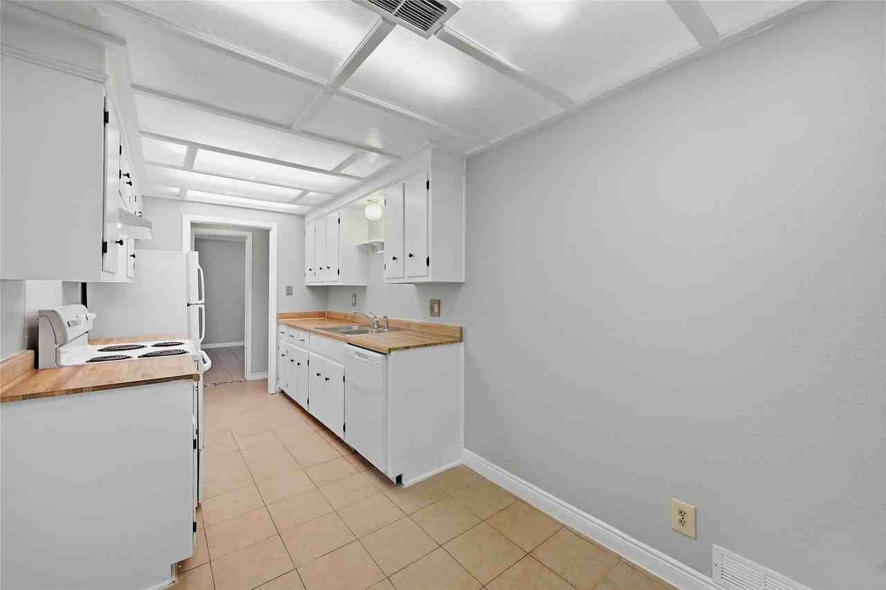 1312 Churchill Way - Photo 6 of 23