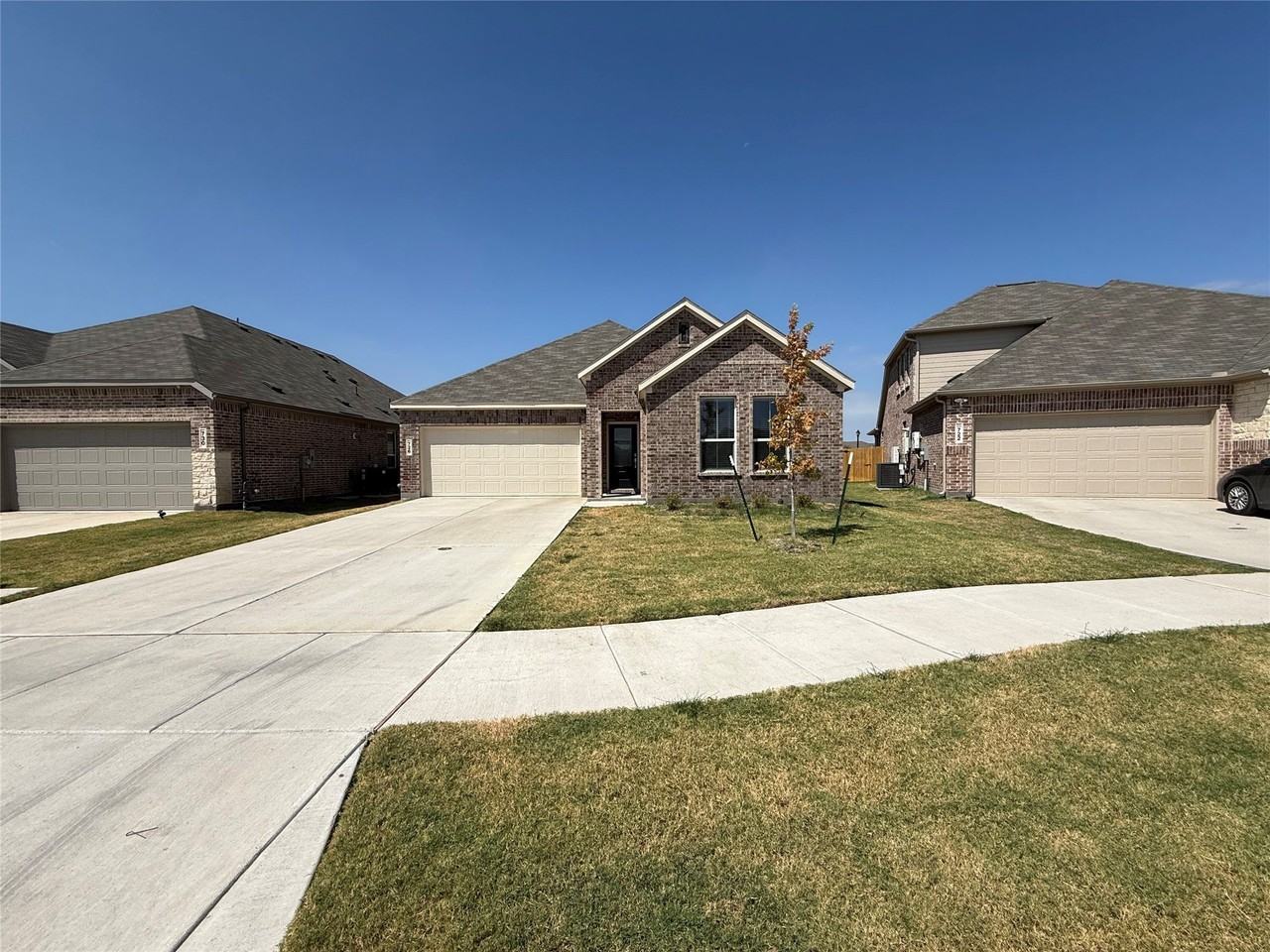 726 Madrono Dr - Photo 2 of 26