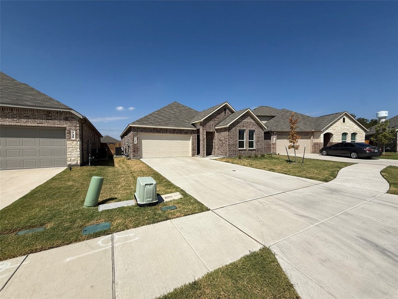726 Madrono Dr - Photo 4 of 26