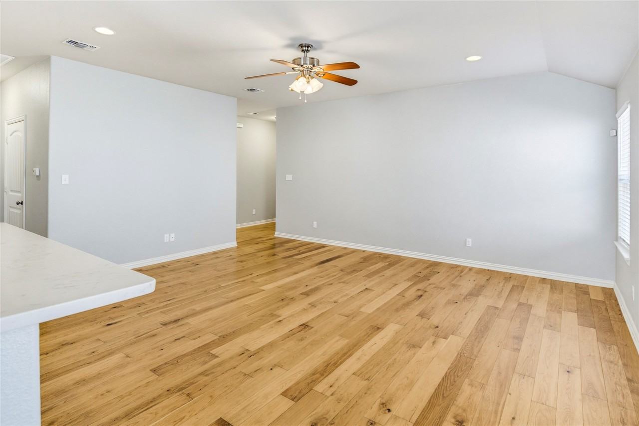 3715 Brookstone Dr - Photo 6 of 36
