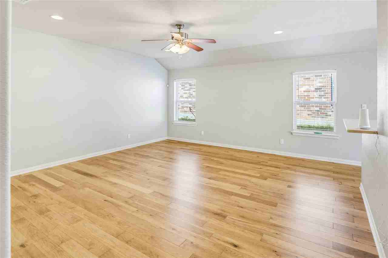 3715 Brookstone Dr - Photo 7 of 36