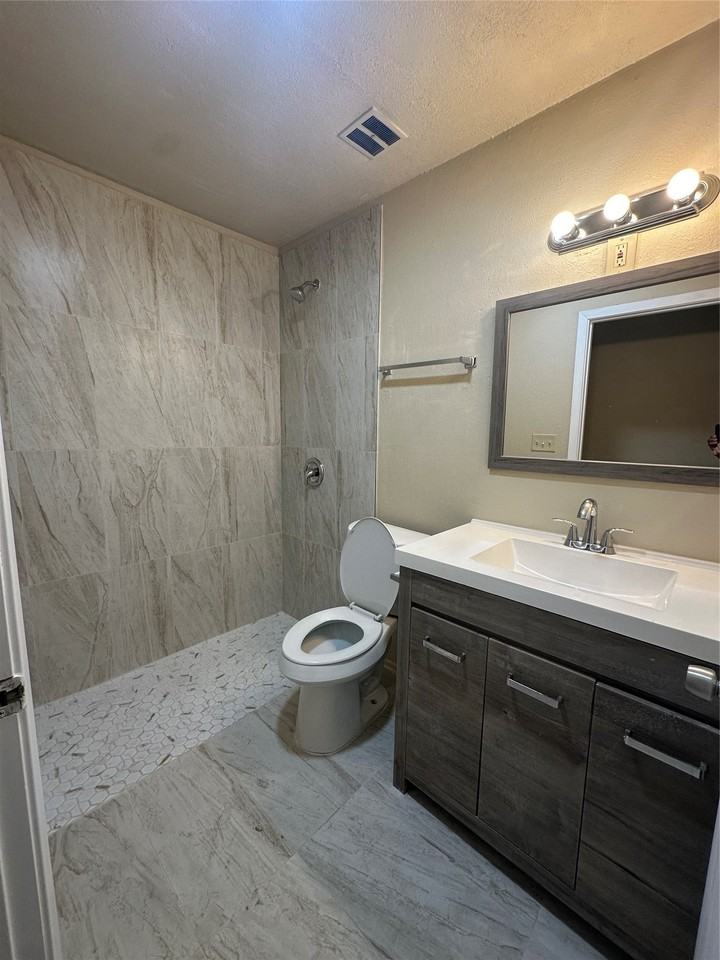 5001 Cummings Dr - Photo 3 of 11