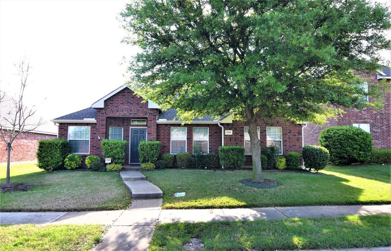 1304 Hansberry Dr