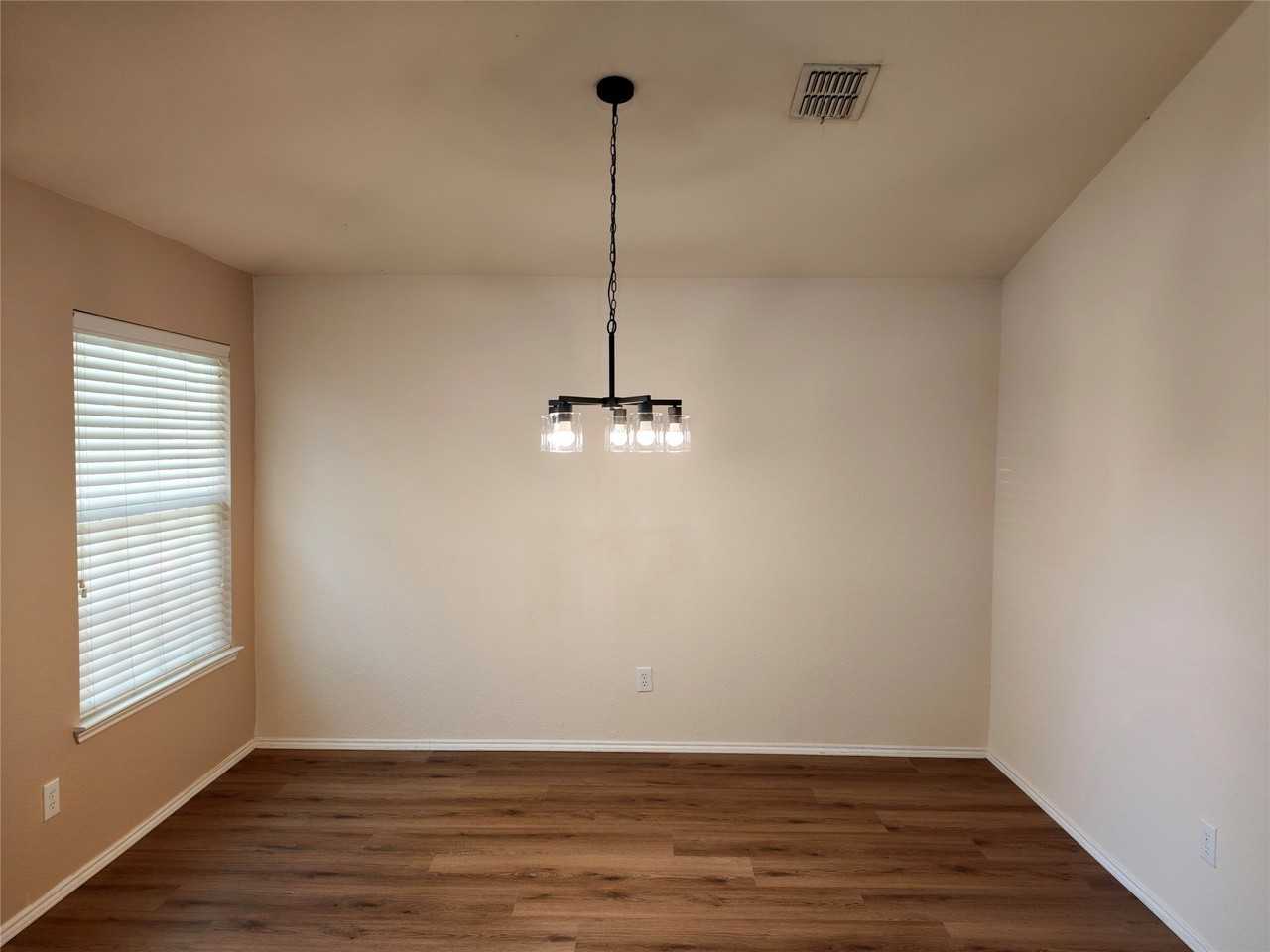 1304 Hansberry Dr - Photo 3 of 21