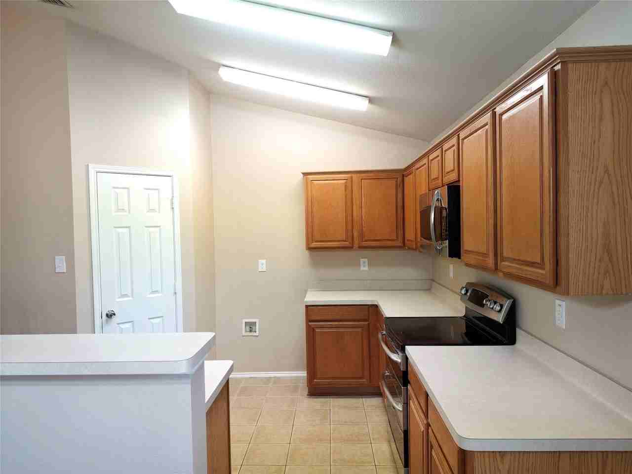 1304 Hansberry Dr - Photo 6 of 21