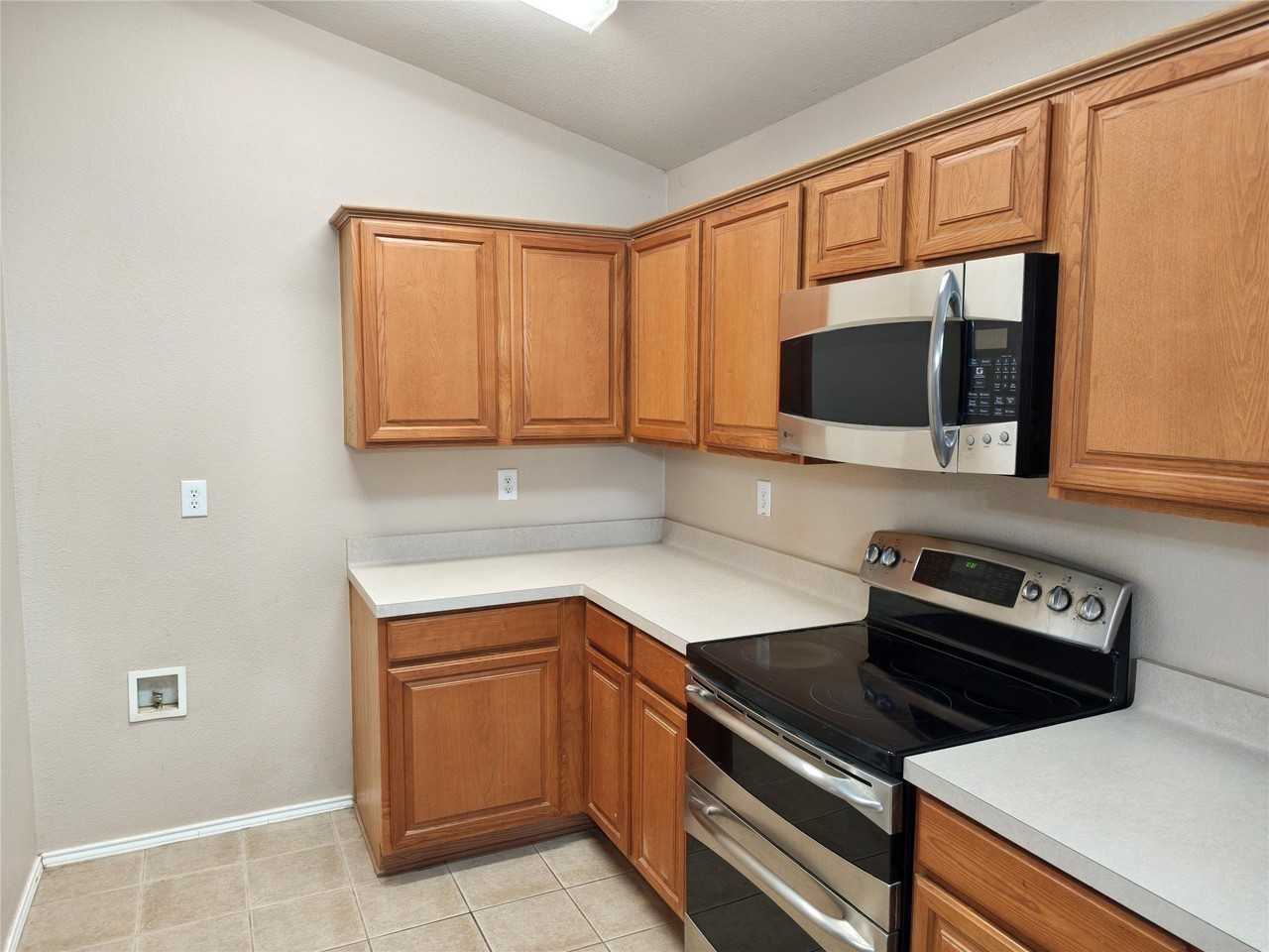 1304 Hansberry Dr - Photo 7 of 21