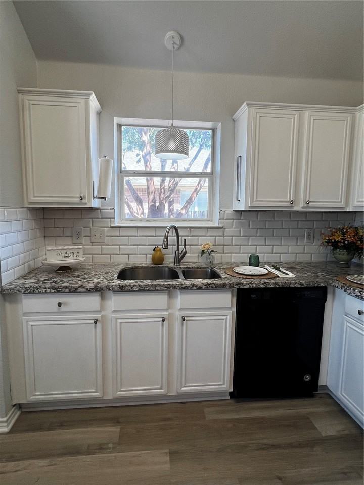1309 Indian Wells Trl - Photo 4 of 13