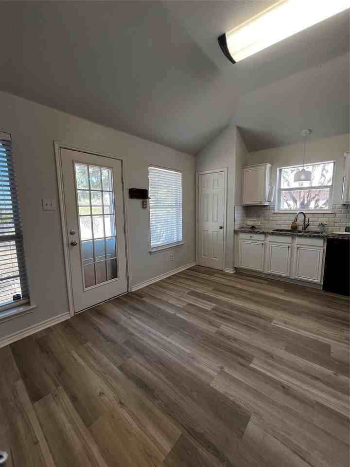 1309 Indian Wells Trl - Photo 7 of 13
