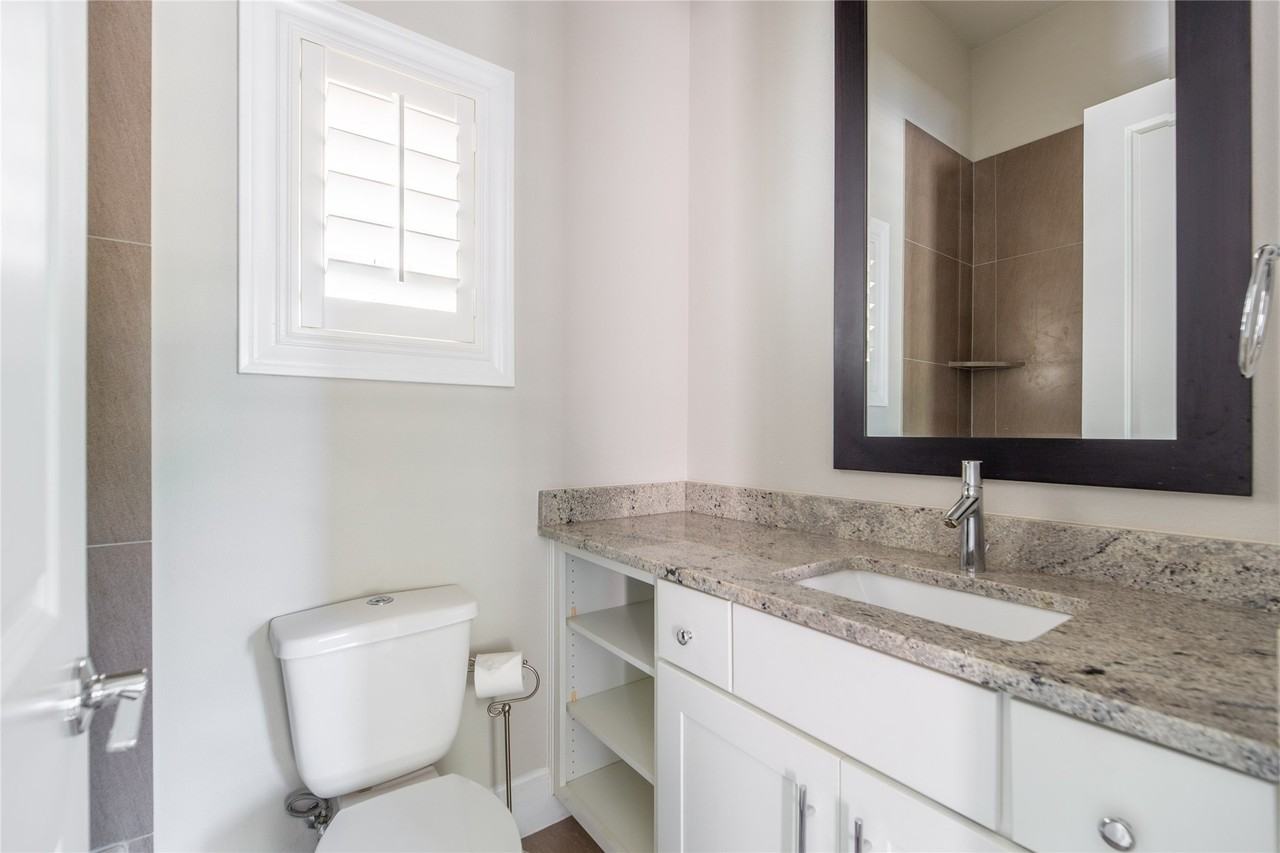 4116 Runyon Rd - Photo 7 of 29