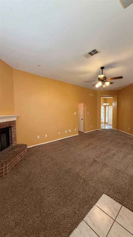 1035 Port Isabel Dr - Photo 5 of 21