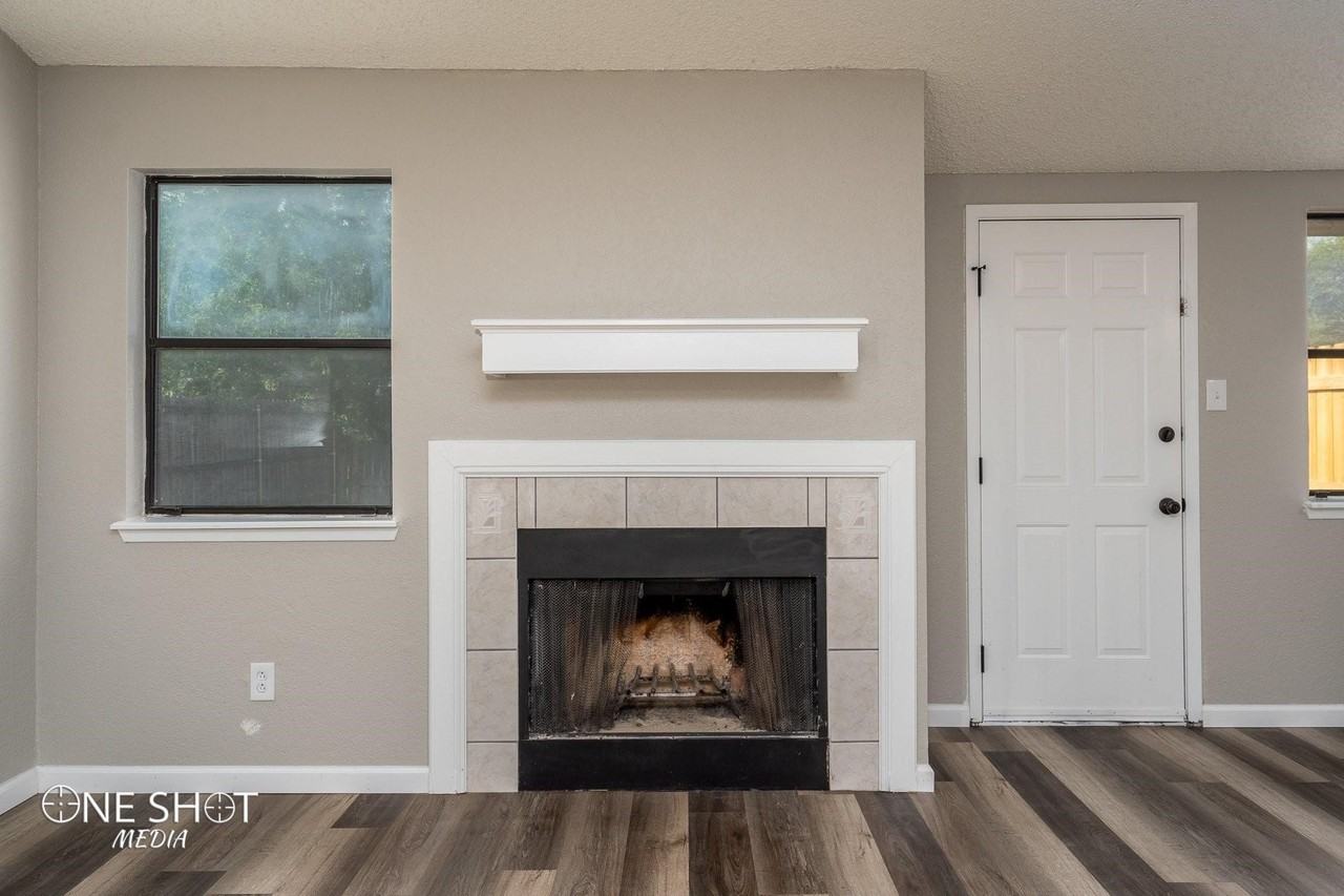 1359 Yeomans Rd - Photo 3 of 20