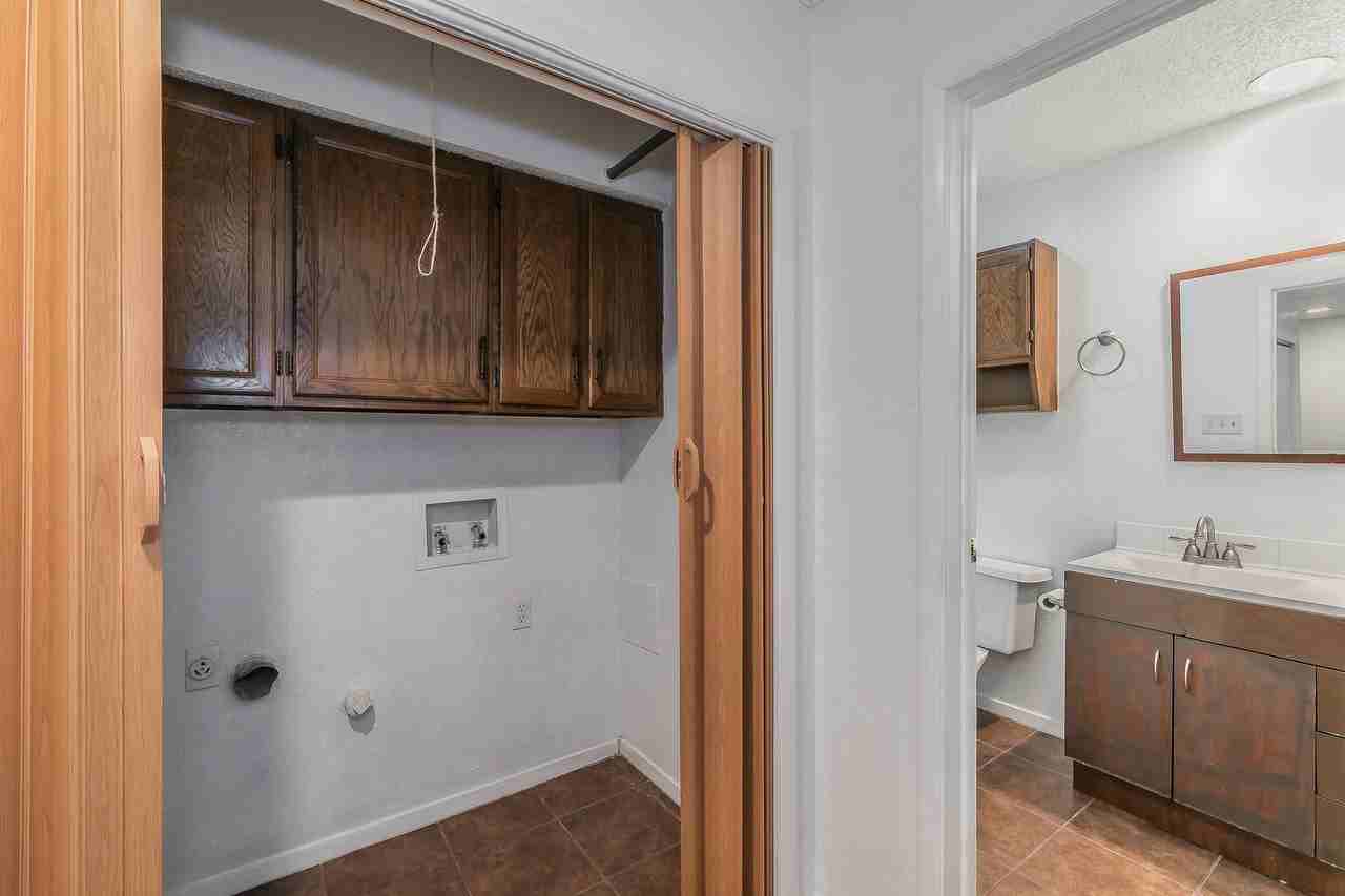 611 Lost Springs Ct #B - Photo 6 of 29