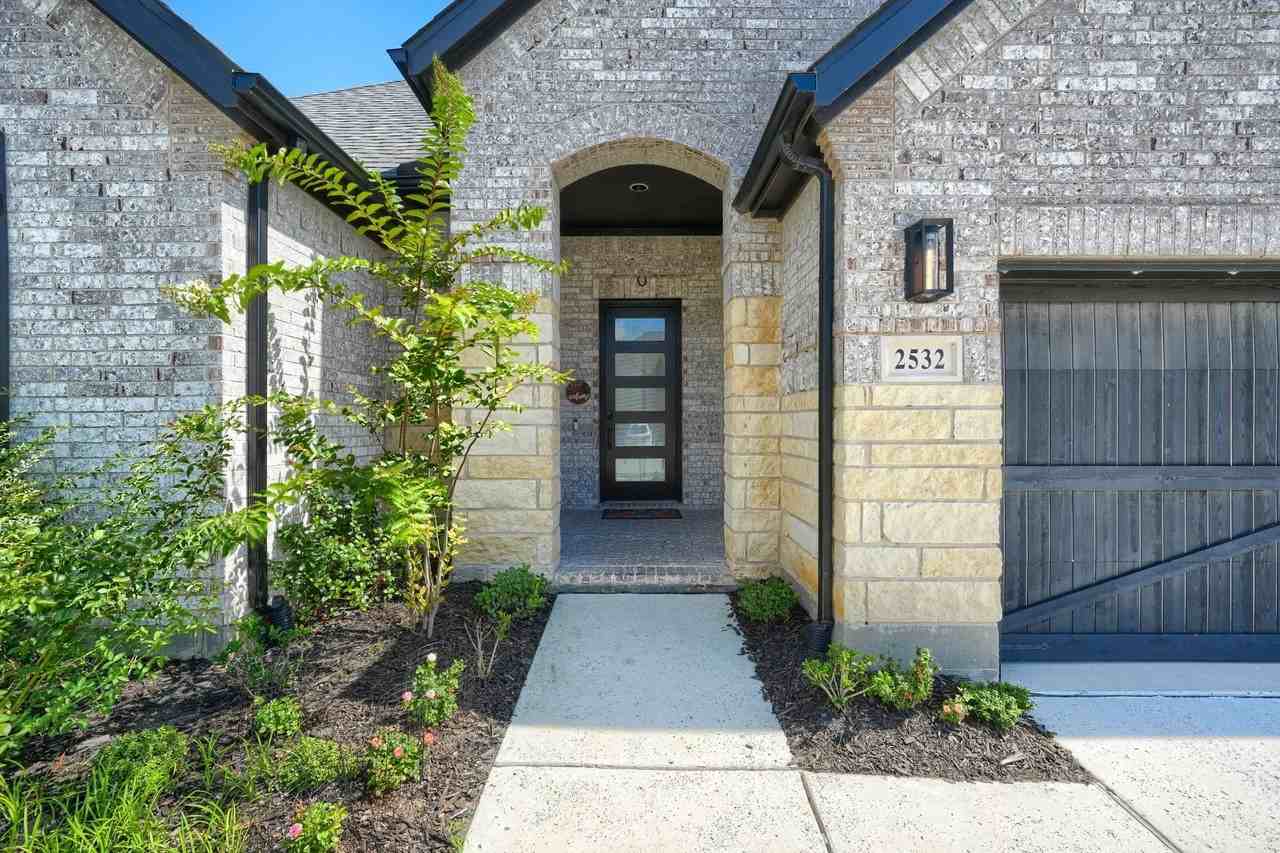 2532 Blackpool Ct - Photo 2 of 37