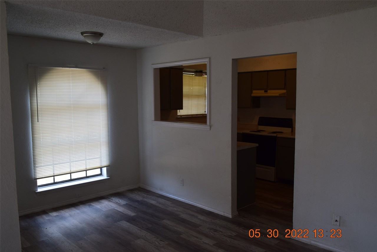 1705 Patricia St - Photo 2 of 10