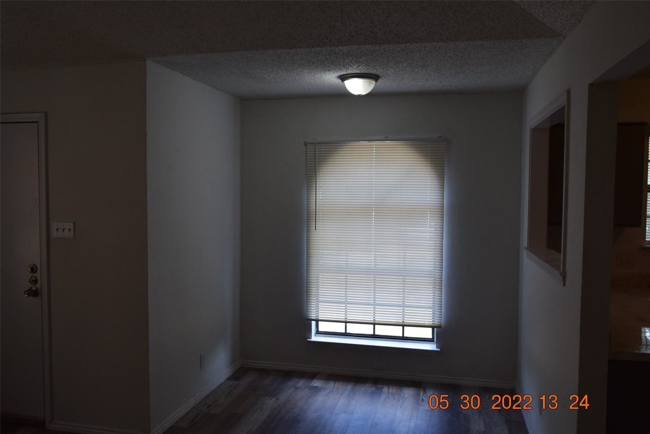 1705 Patricia St - Photo 4 of 10