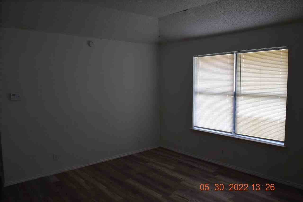 1705 Patricia St - Photo 5 of 10