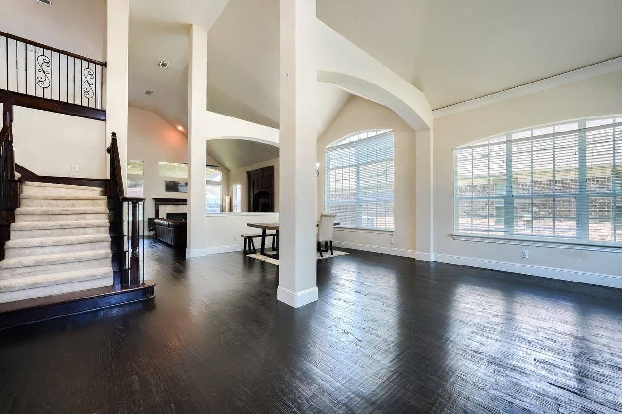 10510 Toffenham Dr - Photo 4 of 40