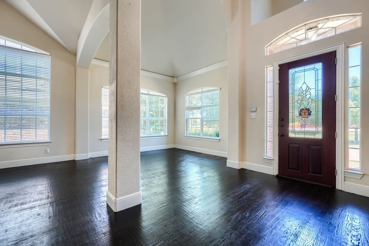 10510 Toffenham Dr - Photo 7 of 40