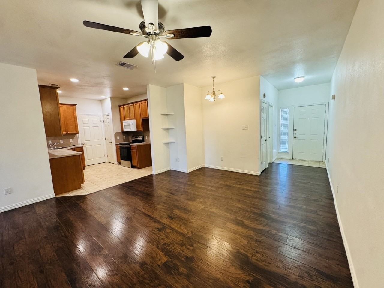 1622 Summer Hill Ct - Photo 3 of 14