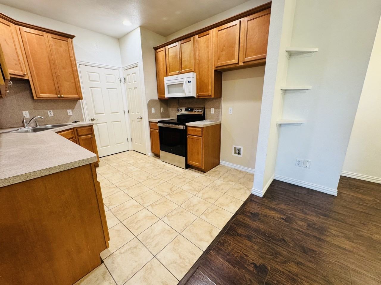 1622 Summer Hill Ct - Photo 5 of 14