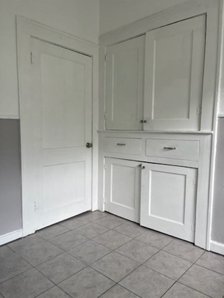5721 Victor St - Photo 3 of 26